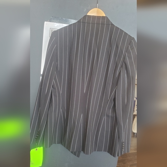 Ralph Lauren Purple Label pinstriped 3 pc suit - Picture 3 of 9